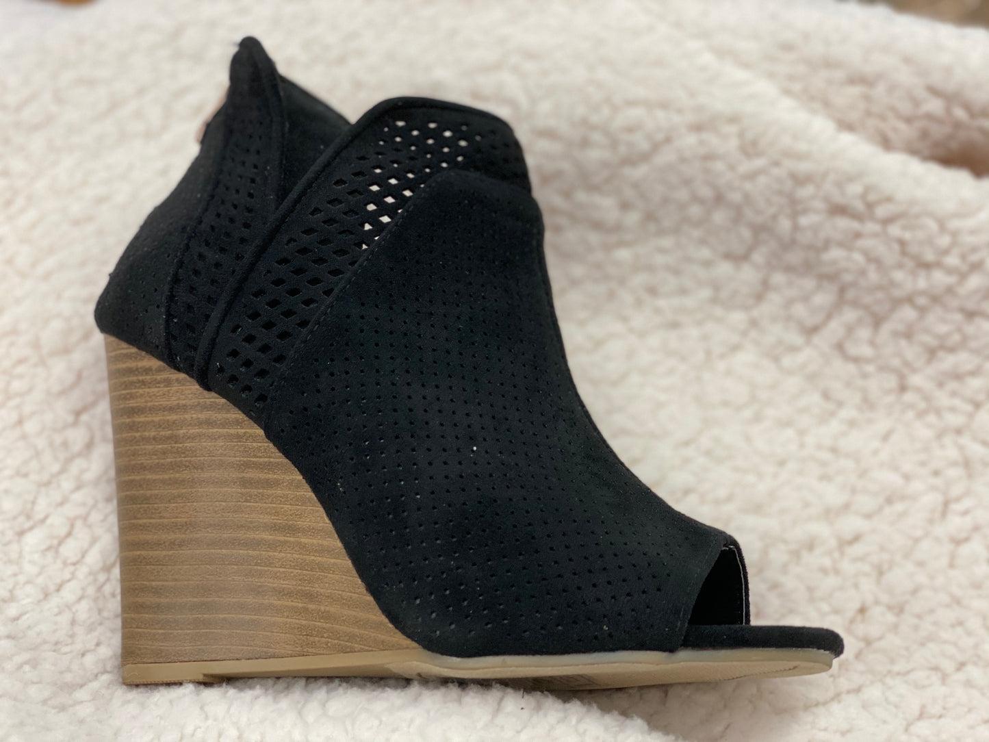 Donya Wedge (1)