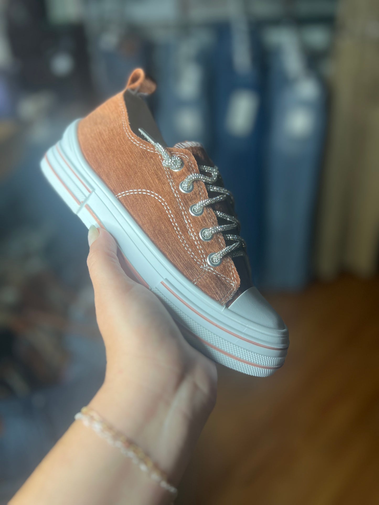 Aman Velvet Shoes (4)