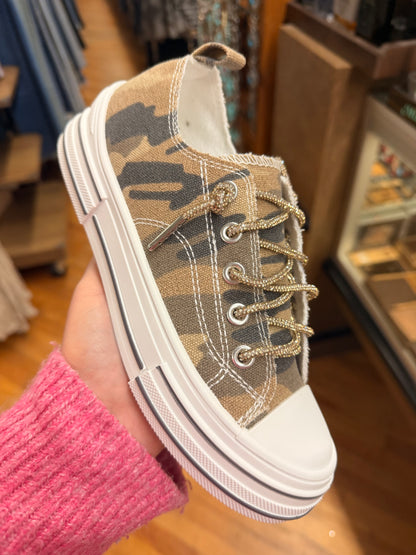 Aman Camo Sneakers (a)
